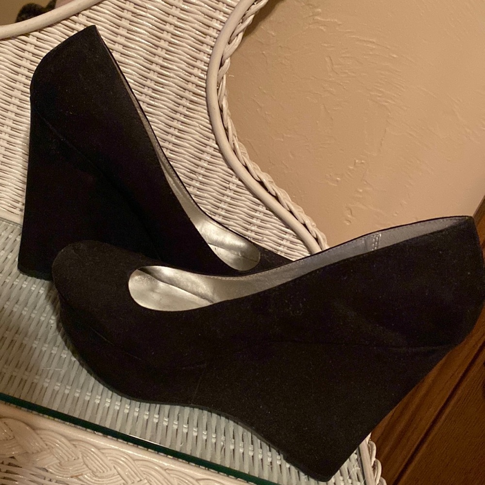 Womens Black Wedge Heels.